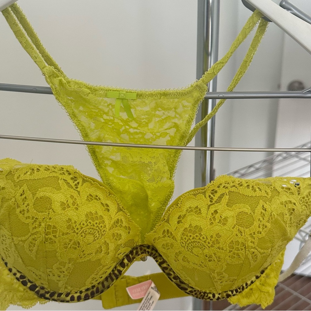 Victoria’s Secret Very Sexy Collection - Picture 2 of 6